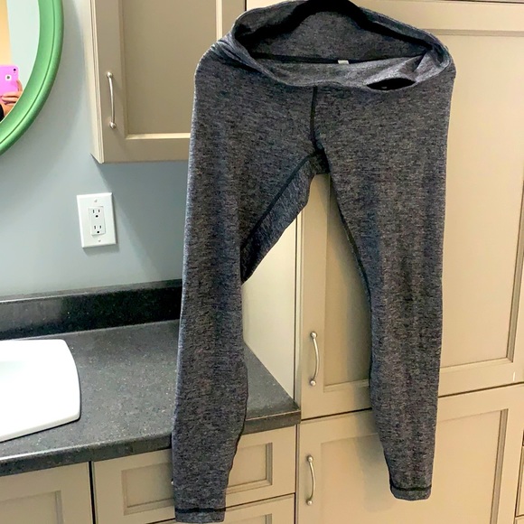 Lululemon Wunder Under - Picture 1 of 7
